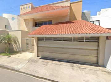 Casa de 4 habitaciones, San Andrés Tuxtla · Venta de Casa en Colonia Costa de Oro, Veracruz.