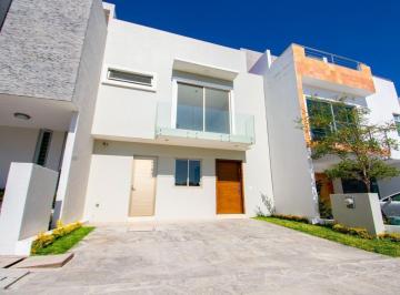 Casa · 156m² · 3 Recámaras · 2 Estacionamientos · Casa en Venta Valle Imperial Coto Alamo