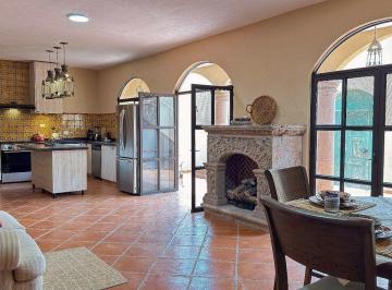 98c0e81655d682436ad60c02dbf46819aa6de2f634786f68bc69e94dccb5a7f1 · Casa Dúplex en Venta en San Miguel de Allende con Rooftop y Cerca del Centro