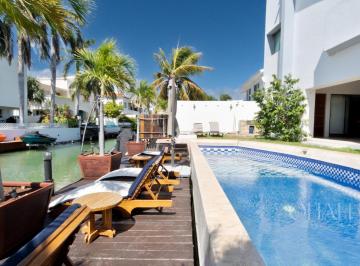 Casa · 340m² · 3 Recámaras · 3 Estacionamientos · Casa en Venta en Isla Dorada