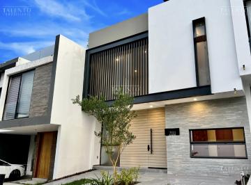 Casa de 3 habitaciones, Zapopan · Casa en Venta Valle Imperial Zapopan Jalisco