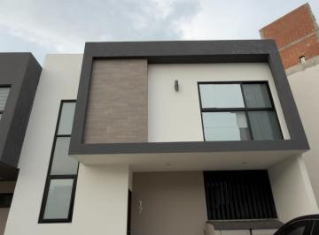 Casa · 250m² · 3 Recámaras · 3 Estacionamientos · Casa en Fraccionamiento Carlota Hacienda Vanegas