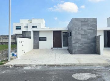 Casa · 105m² · 2 Recámaras · 2 Estacionamientos · Casa en Fraccionamiento Lomas de La Rioja