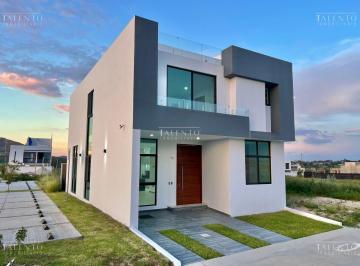 Casa de 4 habitaciones, Zapopan · Casa en Venta Valle Imperial Zapopan Jalisco