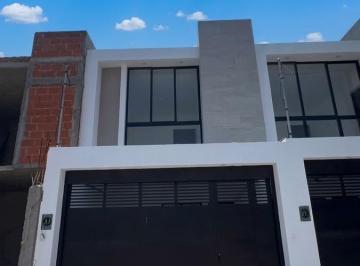 Casa · 145m² · 3 Recámaras · 2 Estacionamientos · Casa en Venta en Boca del Rio, Veracruz.