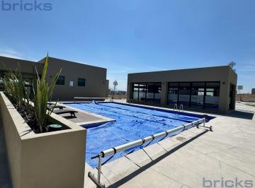 Departamento · 74m² · 2 Recámaras · 1 Estacionamiento · Departamento en Venta en Querétaro – Refugio Sur, 2 Recámaras con Alberca y Cancha de Pádel