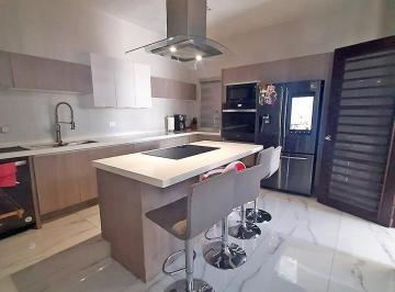 Casa · 220m² · 3 Recámaras · 2 Estacionamientos · Casa en Venta del Paseo Residencial