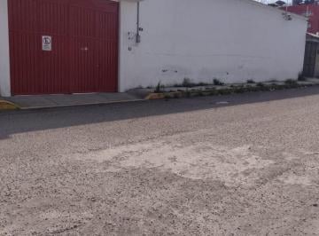 Casa · 641m² · 4 Recámaras · 6 Estacionamientos · Casa en Venta en Toluca con 2 Departamentos y Amplio Patio
