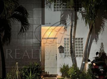Casa · 108m² · 2 Recámaras · - Cv Casa en Venta Playa del Carmen
