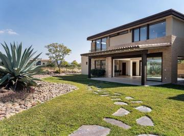 272199120a80aeac3b6b80cfe27bf4dc05877bcd2d62a4eb6461a5957929a8d7 · Casa en Viñedos en Venta en San Miguel de Allende con Cava y Amenidades