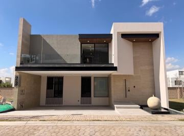 Casa · 376m² · 4 Recámaras · 3 Estacionamientos · Casa - Cascatta