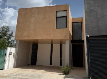 Fachada · Casa de 3 Habitaciones con Cuarto de Servicio, en Temozon Norte