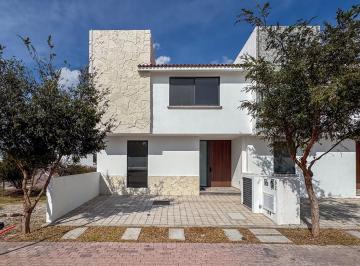 Casa de 3 habitaciones, El Marqués · Casa en Venta, Cd. Maderas Qro. Desniveles, 3 Recamaras, Amenidades, Frente Universidad Mondragón