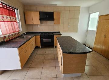 Casa · 3 Recámaras · Casa Amueblada en San Gerardo