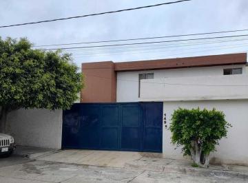 317a320398f64378e1e3799affce2c4f921ed09152d8994f034f2ff3860ba791 · Casa en Venta en Lomas 4ta. Secc.