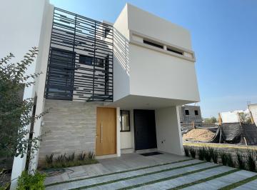 Casa de 3 habitaciones, Zapopan · Casa en Venta en El Campestre Coto Bakal
