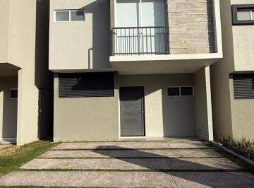 Casa · 144m² · 3 Recámaras · 2 Estacionamientos · Casa en Cantelli Residencial