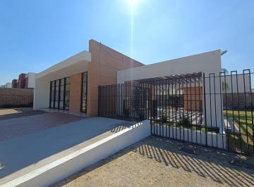 Casa · 84m² · 3 Recámaras · 2 Estacionamientos · Casa en Venta en Castello Diamante