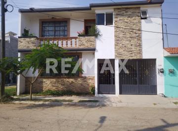 Casa · 400m² · 5 Recámaras · 1 Estacionamiento · Casa en Venta Magisterial - (4)