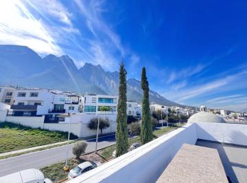 Casa · 435m² · 4 Recámaras · Casa en Venta Cumbres