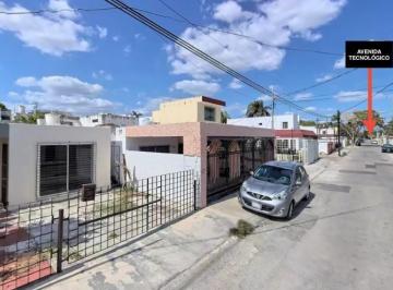 Casa · 67m² · 2 Recámaras · 1 Estacionamiento · Casa en Venta en Chuburná a Unos Pasos de La Calle 60