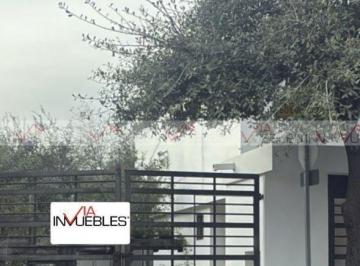 Casa · 192m² · 3 Recámaras · 1 Estacionamiento · Casa en Venta en Las Lomas
