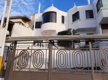 Casa de 3 habitaciones, Corregidora · Casa en Venta Tejeda Paseo Beirut