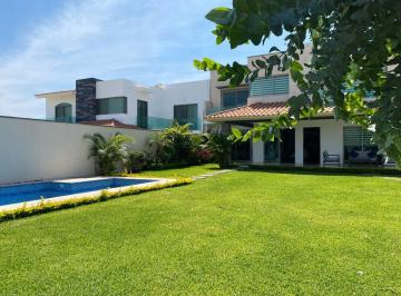 Casa de 4 habitaciones, Xochitepec · Casa con Alberca Propia y 4 Recámaras en Venta a 15 Minutos de Cuernavaca Morelos