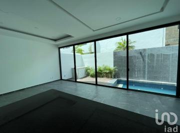 Casa · 251m² · 4 Recámaras · 3 Estacionamientos · Casa Nueva en Río Residencial Cancún