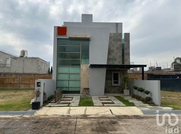 Casa · 250m² · 3 Recámaras · 2 Estacionamientos · Casa en Venta La Herradura en Quinta Real, Pachuca, Hidalgo