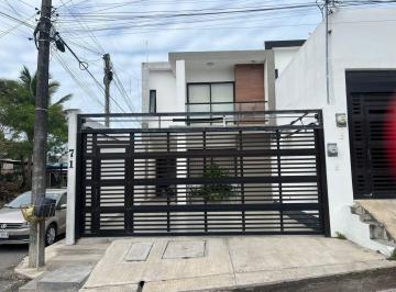 Casa · 144m² · 3 Recámaras · 2 Estacionamientos · Casa en Lomas del Mar