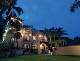 Casa · 697m² · 5 Recámaras · 4 Estacionamientos · Casa en Privada en Palmira, Cuernavaca