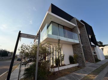 Casa · 360m² · Casa en Equipamiento Zona Cementos Atoyac