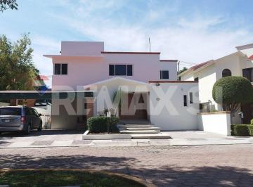 Casa · 402m² · 4 Recámaras · 3 Estacionamientos - Remax Si · Casa Renta en Rinconada Jacarandas