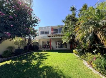 Casa · 248m² · 3 Recámaras · 2 Estacionamientos · Casa en Fraccionamiento en Lomas del Sol Cuernavaca - Roq - 1389 - Fr