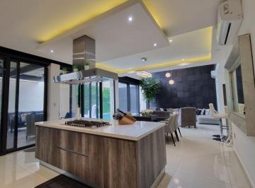 Casa de 4 habitaciones, Benito Juárez · Casa en Venta en Cancun Zona Centro