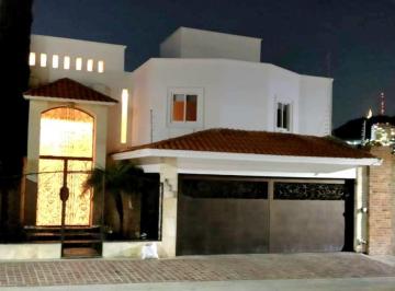 Casa de 3 habitaciones, León · Casa en Venta en Jardines del Campestre con 3 Recamaras Sobre Av Principal
