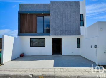 Casa · 166m² · 4 Recámaras · 3 Estacionamientos · Casa en Venta Atlixco, Puebla