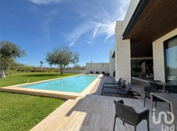 Terreno / Lote · 446m² · Terreno en Venta en Antigua, Merida. Ultimo Lote Frente a Casa Club