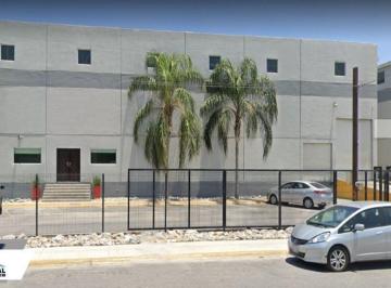 Bodega comercial · 1576m² · 11 Estacionamientos · Bodega en Renta en Santa Catarina