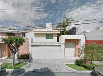 Casa de 4 habitaciones, Guadalajara · Venta de Casa en Bosques de La Victoria, Guadalajara