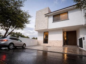 Casa de 3 habitaciones, El Marqués · Casa en Venta en Ciudad Maderas, 3 Recámaras | 3 Baños Completos | Sala de Tv