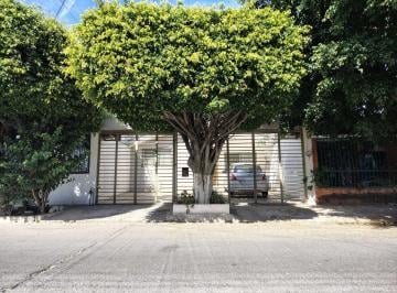 Casa de 3 habitaciones, Zapopan · Casa en Venta de 1 Nivel Col Arboledas