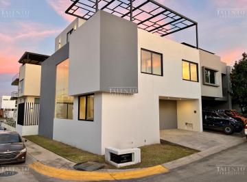 Casa de 3 habitaciones, Zapopan · Casa en Venta Valle Imperial Zapopan Jalisco