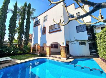 Casa de 5 habitaciones, Cuernavaca · Renta Amplia Casa con Alberca en Fracc a Unos Pasos de Rio Mayo