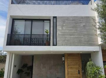 Casa de 3 habitaciones, Tlajomulco de Zúñiga · Hermosa Casa en Venta en Bosques Santa Anita