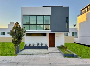 Casa de 4 habitaciones, Zapopan · Casa en Venta Valle Imperial Zapopan Jalisco