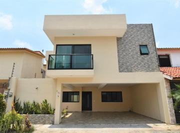 Casa de 3 habitaciones, Centro · Casa en Renta en Fraccionamiento Angeles de Ixtacomitan