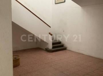 Casa · 359m² · 4 Recámaras · 2 Estacionamientos · Casa con Ubicación Privilegiada en Goldsmith H5/30