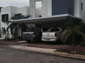 Casa · 310m² · 3 Recámaras · 2 Estacionamientos · Casa - Residencial Cumbres